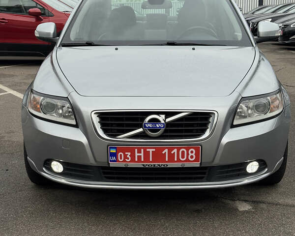 Серый Вольво С40, объемом двигателя 1.6 л и пробегом 245 тыс. км за 10199 $, фото 1 на Automoto.ua