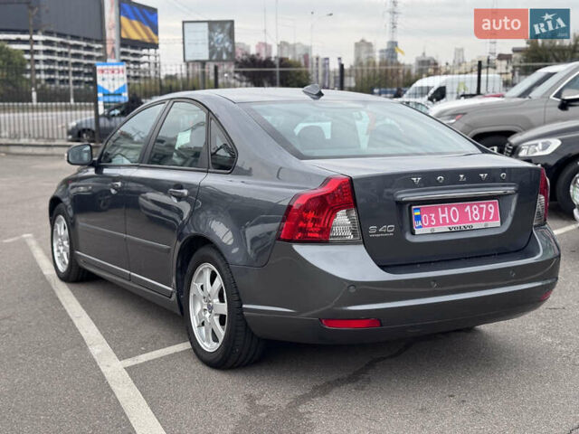 Серый Вольво С40, объемом двигателя 1.6 л и пробегом 192 тыс. км за 9900 $, фото 5 на Automoto.ua