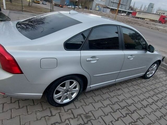 Сірий Вольво S40, об'ємом двигуна 1.56 л та пробігом 254 тис. км за 9200 $, фото 3 на Automoto.ua