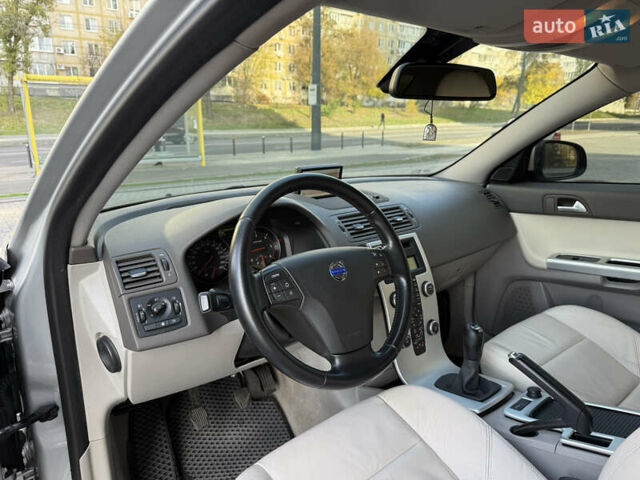 Серый Вольво С40, объемом двигателя 1.56 л и пробегом 251 тыс. км за 7999 $, фото 24 на Automoto.ua