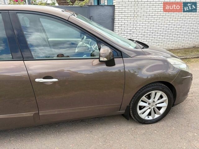 Сірий Вольво S40, об'ємом двигуна 1.9 л та пробігом 340 тис. км за 2608 $, фото 15 на Automoto.ua