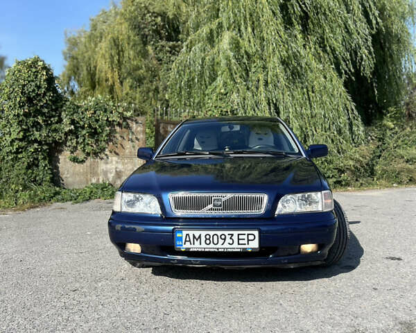 Синий Вольво С40, объемом двигателя 1.8 л и пробегом 314 тыс. км за 3150 $, фото 1 на Automoto.ua