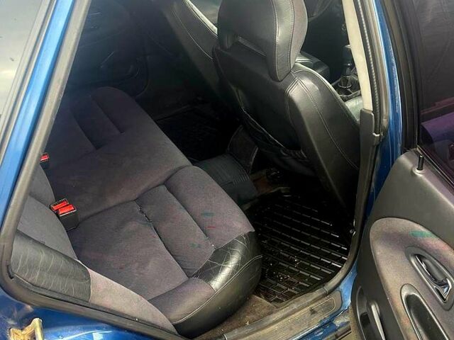 Синий Вольво С40, объемом двигателя 1.9 л и пробегом 480 тыс. км за 2700 $, фото 9 на Automoto.ua