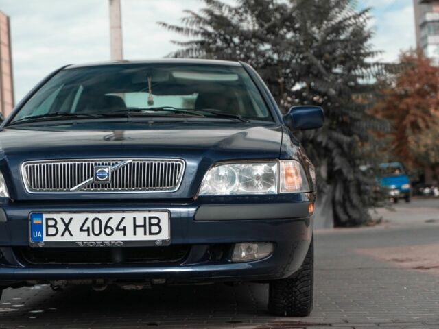 Синий Вольво С40, объемом двигателя 1.6 л и пробегом 181 тыс. км за 3500 $, фото 1 на Automoto.ua