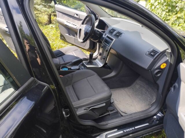 Вольво С40 2005 в Николаеве на Automoto.ua Синий Вольво С40, объемом двигателя 1.7 л и пробегом 154 тыс. км за 5000 $, фото 12 на Automoto.ua