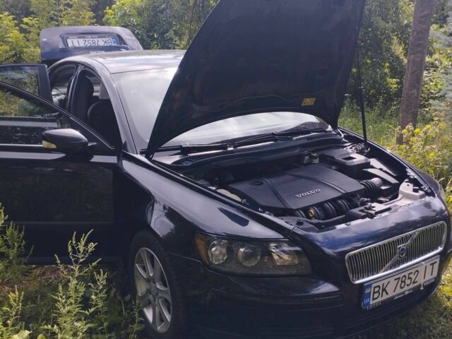 Вольво С40 2005 в Николаеве на Automoto.ua Синий Вольво С40, объемом двигателя 1.7 л и пробегом 154 тыс. км за 5000 $, фото 2 на Automoto.ua