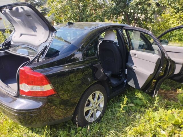 Вольво С40 2005 в Николаеве на Automoto.ua Синий Вольво С40, объемом двигателя 1.7 л и пробегом 154 тыс. км за 5000 $, фото 7 на Automoto.ua