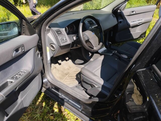 Вольво С40 2005 в Николаеве на Automoto.ua Синий Вольво С40, объемом двигателя 1.7 л и пробегом 154 тыс. км за 5000 $, фото 11 на Automoto.ua