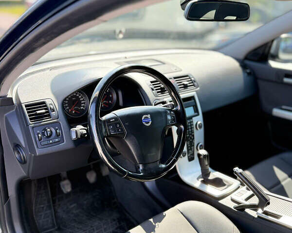 Синий Вольво С40, объемом двигателя 1.56 л и пробегом 235 тыс. км за 7450 $, фото 6 на Automoto.ua