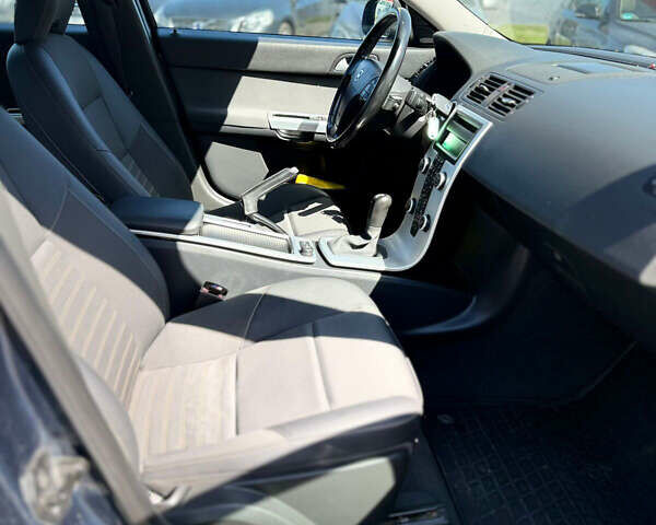 Синий Вольво С40, объемом двигателя 1.56 л и пробегом 235 тыс. км за 7450 $, фото 8 на Automoto.ua