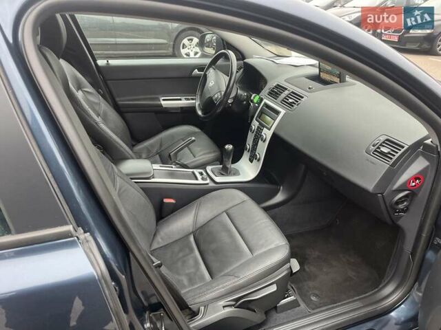 Синий Вольво С40, объемом двигателя 1.6 л и пробегом 137 тыс. км за 10350 $, фото 24 на Automoto.ua