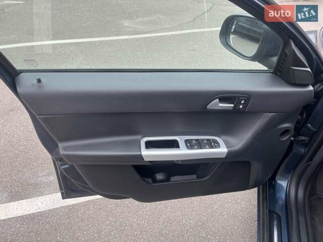 Синий Вольво С40, объемом двигателя 1.6 л и пробегом 137 тыс. км за 10350 $, фото 19 на Automoto.ua