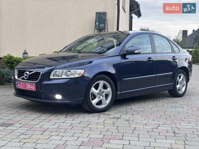 Синий Вольво С40, объемом двигателя 1.6 л и пробегом 228 тыс. км за 9250 $, фото 2 на Automoto.ua