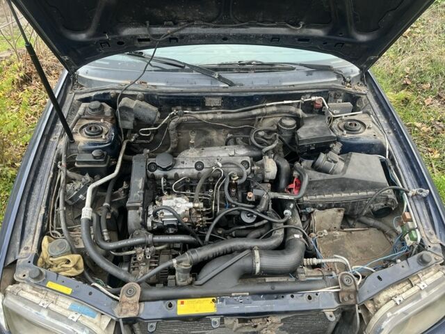 Синий Вольво С40, объемом двигателя 1.9 л и пробегом 100 тыс. км за 600 $, фото 1 на Automoto.ua