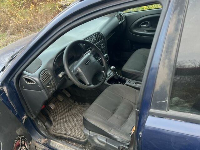 Синий Вольво С40, объемом двигателя 1.9 л и пробегом 100 тыс. км за 600 $, фото 3 на Automoto.ua