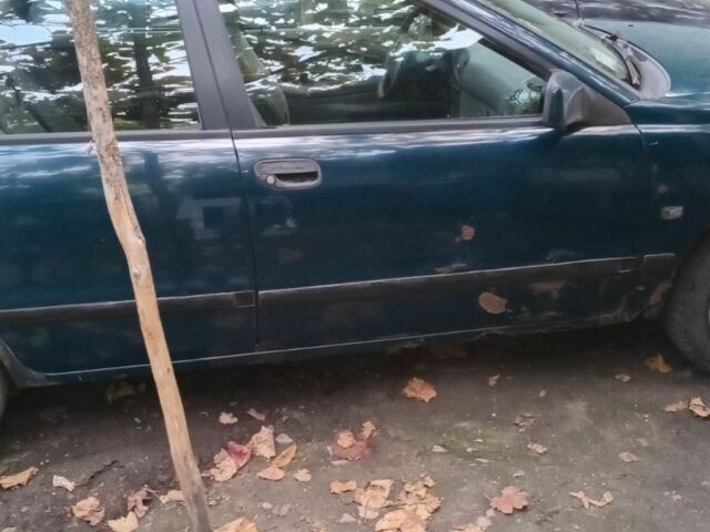 Вольво S40 1996 у Арбузинке на Automoto.ua Зелений Вольво S40, об'ємом двигуна 0 л та пробігом 294 тис. км за 432 $, фото 2 на Automoto.ua