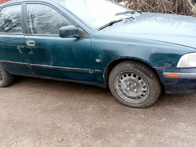 Зеленый Вольво С40, объемом двигателя 1.8 л и пробегом 250 тыс. км за 1700 $, фото 3 на Automoto.ua