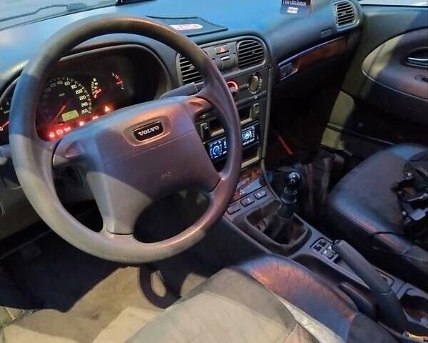 Зеленый Вольво С40, объемом двигателя 1.8 л и пробегом 249 тыс. км за 3100 $, фото 3 на Automoto.ua