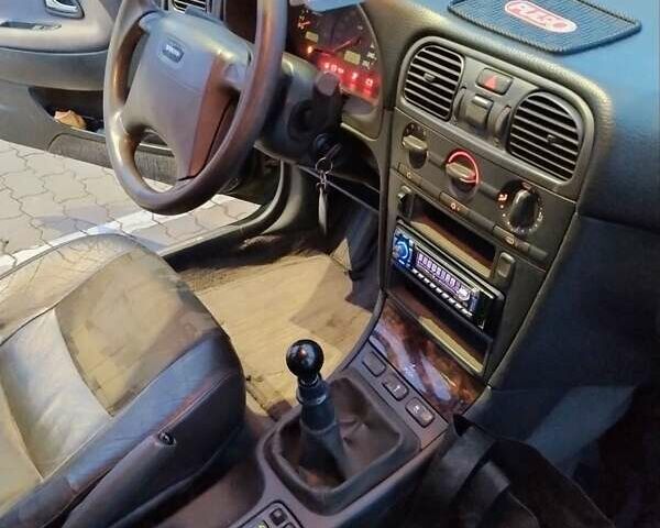 Зеленый Вольво С40, объемом двигателя 1.8 л и пробегом 249 тыс. км за 3100 $, фото 2 на Automoto.ua