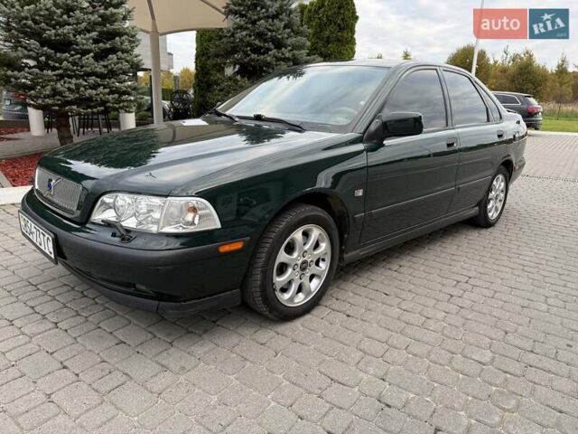 Вольво С40 2000 в Львове на Automoto.ua Зеленый Вольво С40, объемом двигателя 1.8 л и пробегом 54 тыс. км за 7900 $, фото 19 на Automoto.ua