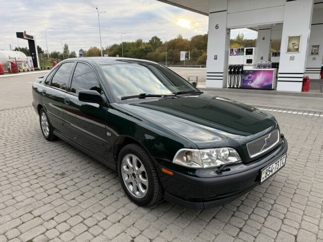 Зеленый Вольво С40, объемом двигателя 1.8 л и пробегом 54 тыс. км за 6500 $, фото 5 на Automoto.ua