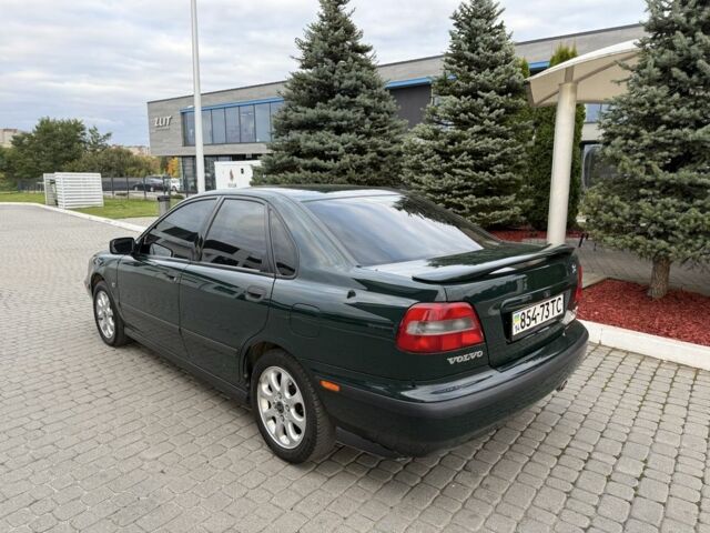 Зеленый Вольво С40, объемом двигателя 1.8 л и пробегом 54 тыс. км за 6500 $, фото 2 на Automoto.ua