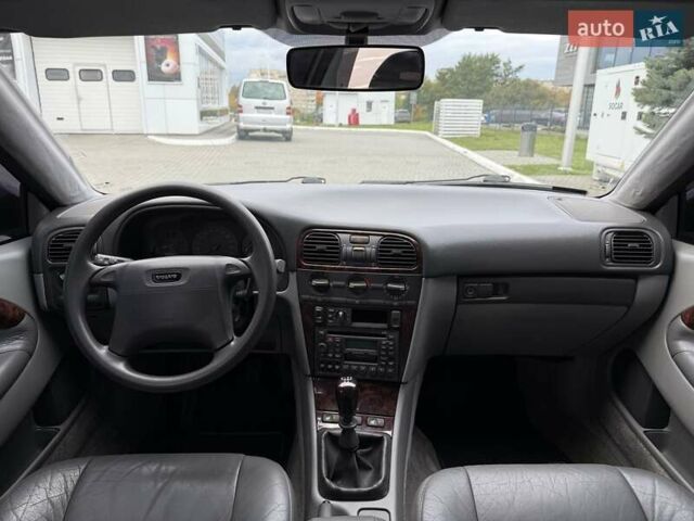 Вольво С40 2000 в Львове на Automoto.ua Зеленый Вольво С40, объемом двигателя 1.8 л и пробегом 54 тыс. км за 7900 $, фото 31 на Automoto.ua