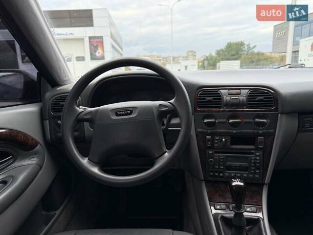 Вольво С40 2000 в Львове на Automoto.ua Зеленый Вольво С40, объемом двигателя 1.8 л и пробегом 54 тыс. км за 7900 $, фото 32 на Automoto.ua