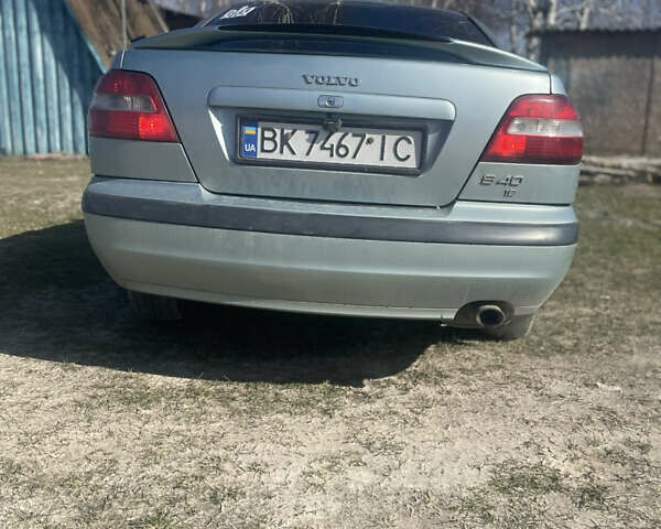 Зелений Вольво S40, об'ємом двигуна 1.8 л та пробігом 210 тис. км за 2125 $, фото 9 на Automoto.ua