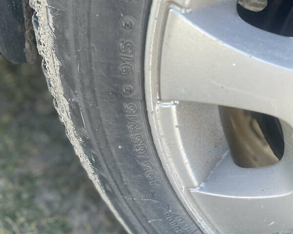 Зелений Вольво S40, об'ємом двигуна 1.8 л та пробігом 210 тис. км за 2125 $, фото 4 на Automoto.ua