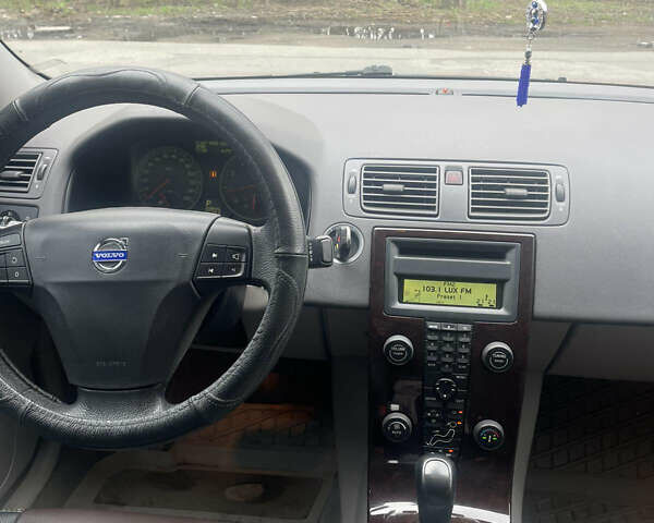Зеленый Вольво С40, объемом двигателя 2.44 л и пробегом 209 тыс. км за 5600 $, фото 8 на Automoto.ua