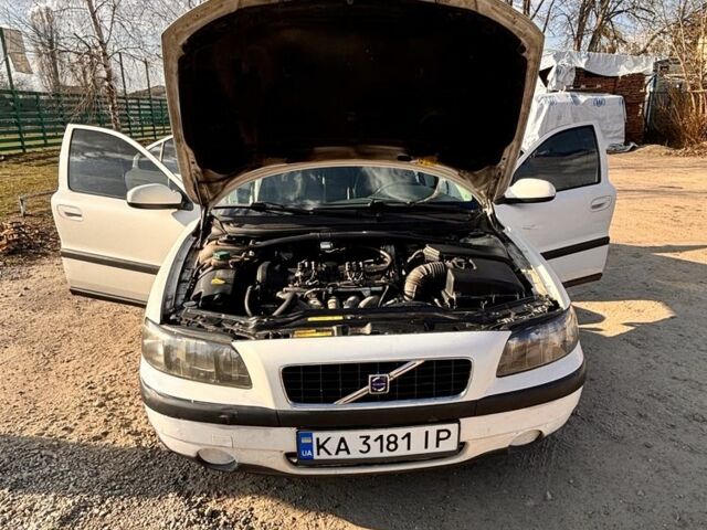 Білий Вольво С60, об'ємом двигуна 2.4 л та пробігом 307 тис. км за 3900 $, фото 11 на Automoto.ua