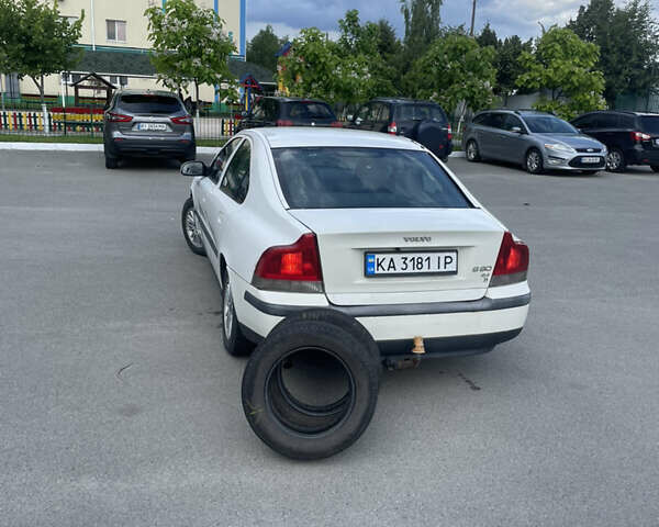 Белый Вольво С60, объемом двигателя 2.44 л и пробегом 376 тыс. км за 3000 $, фото 9 на Automoto.ua