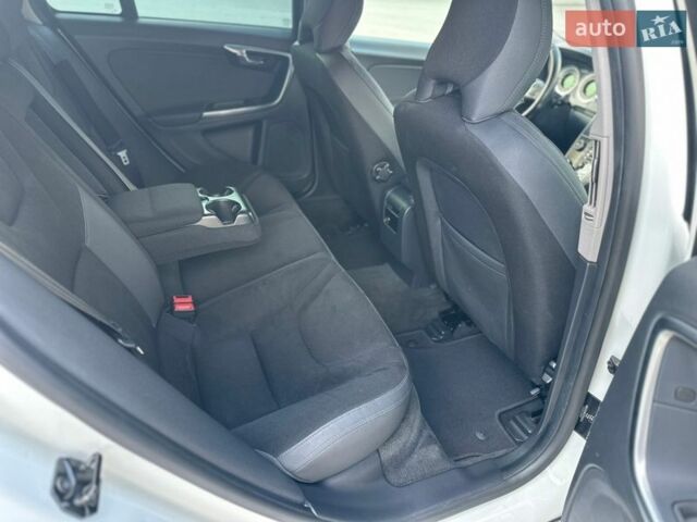 Белый Вольво С60, объемом двигателя 2 л и пробегом 267 тыс. км за 10990 $, фото 20 на Automoto.ua