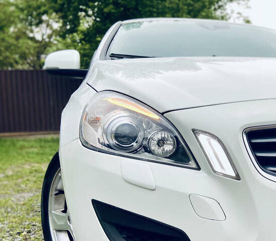 Білий Вольво С60, об'ємом двигуна 1.6 л та пробігом 194 тис. км за 7000 $, фото 30 на Automoto.ua