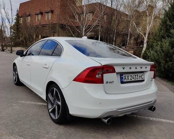 Белый Вольво С60, объемом двигателя 2.95 л и пробегом 61 тыс. км за 15200 $, фото 1 на Automoto.ua