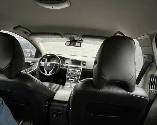 Белый Вольво С60, объемом двигателя 1.6 л и пробегом 157 тыс. км за 10200 $, фото 8 на Automoto.ua