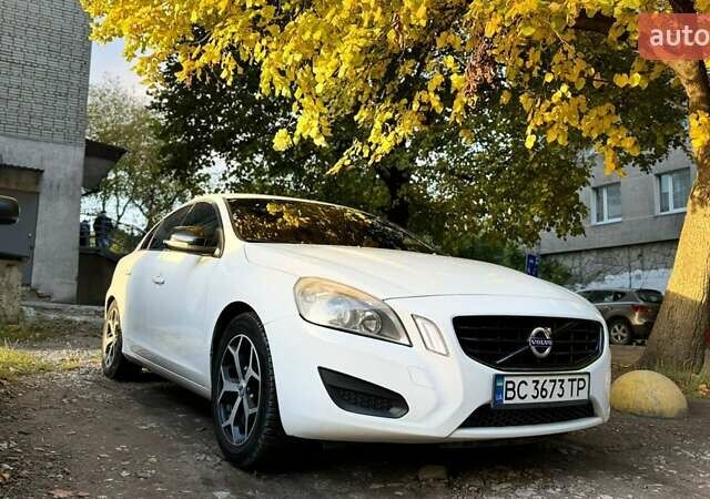 Белый Вольво С60, объемом двигателя 2 л и пробегом 351 тыс. км за 8500 $, фото 5 на Automoto.ua