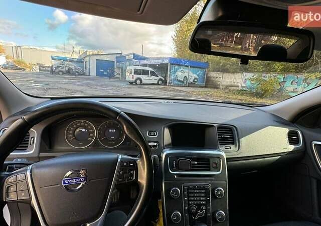 Белый Вольво С60, объемом двигателя 2 л и пробегом 351 тыс. км за 8500 $, фото 1 на Automoto.ua