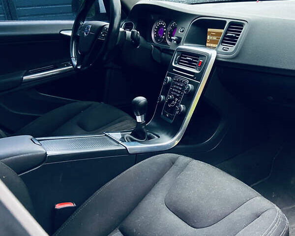 Білий Вольво С60, об'ємом двигуна 1.6 л та пробігом 194 тис. км за 7000 $, фото 45 на Automoto.ua