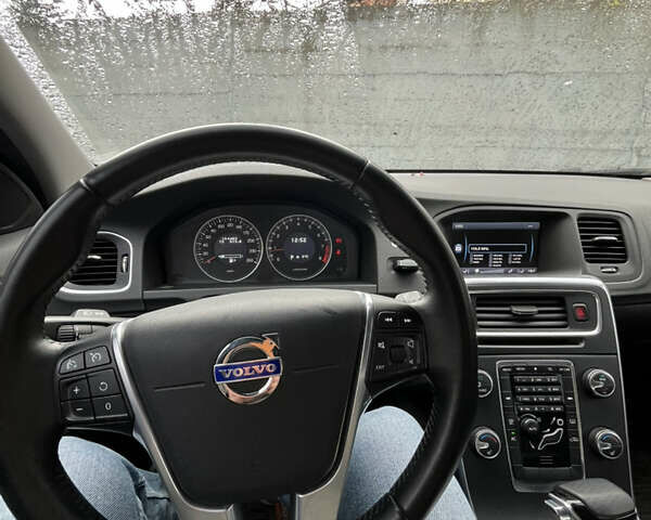 Белый Вольво С60, объемом двигателя 1.6 л и пробегом 157 тыс. км за 10200 $, фото 12 на Automoto.ua