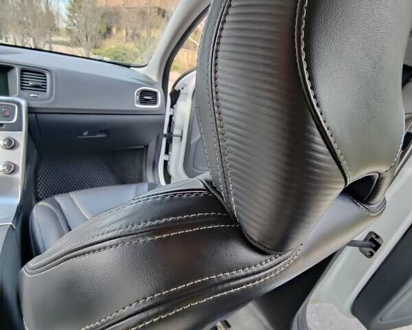 Белый Вольво С60, объемом двигателя 2.95 л и пробегом 61 тыс. км за 15200 $, фото 15 на Automoto.ua