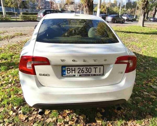 Белый Вольво С60, объемом двигателя 2.52 л и пробегом 205 тыс. км за 9000 $, фото 13 на Automoto.ua