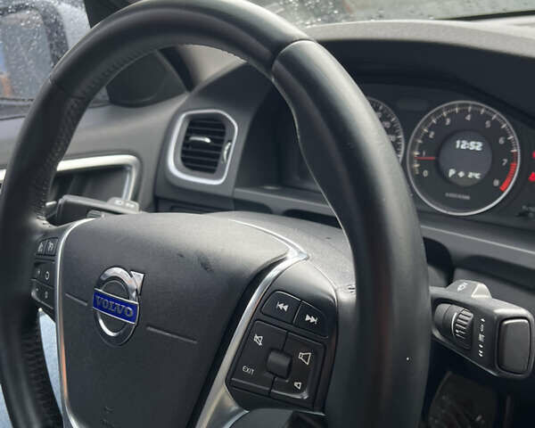 Белый Вольво С60, объемом двигателя 1.6 л и пробегом 157 тыс. км за 10200 $, фото 13 на Automoto.ua