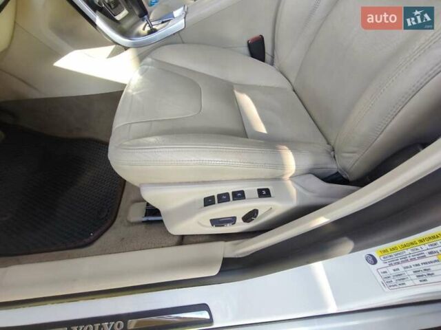 Белый Вольво С60, объемом двигателя 2.52 л и пробегом 205 тыс. км за 9000 $, фото 33 на Automoto.ua