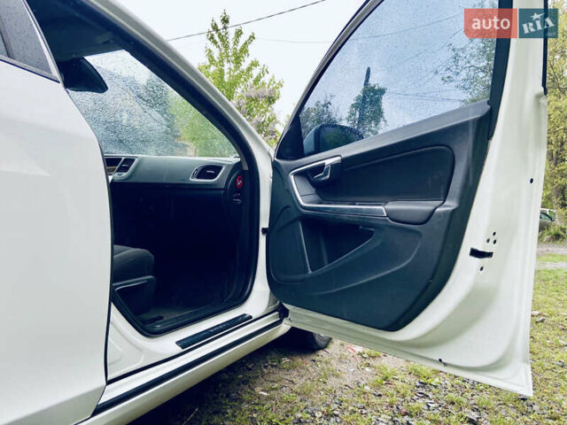 Білий Вольво С60, об'ємом двигуна 1.6 л та пробігом 194 тис. км за 7000 $, фото 49 на Automoto.ua