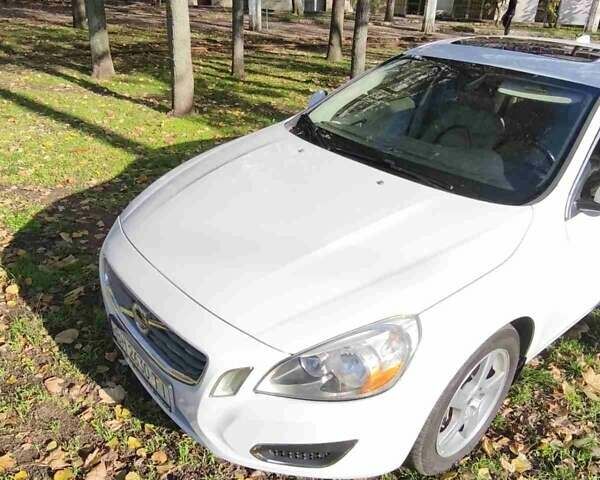 Белый Вольво С60, объемом двигателя 2.52 л и пробегом 205 тыс. км за 9000 $, фото 5 на Automoto.ua