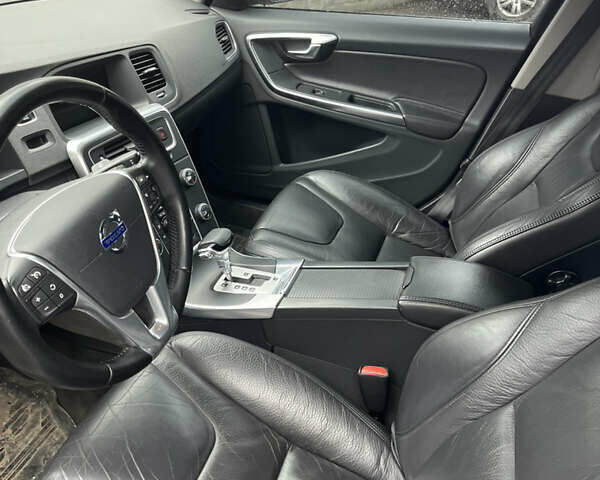 Белый Вольво С60, объемом двигателя 1.6 л и пробегом 157 тыс. км за 10200 $, фото 20 на Automoto.ua