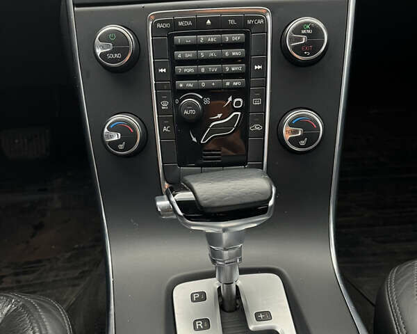 Белый Вольво С60, объемом двигателя 1.6 л и пробегом 157 тыс. км за 10200 $, фото 10 на Automoto.ua