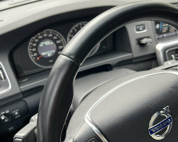 Белый Вольво С60, объемом двигателя 1.6 л и пробегом 157 тыс. км за 10200 $, фото 14 на Automoto.ua